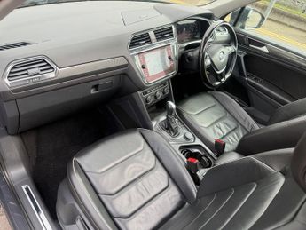 Volkswagen Tiguan 2.0 BiTDI BlueMotion Tech SEL SUV 5dr Diesel DSG 4Motion Euro 6 