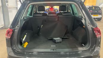 Volkswagen Tiguan 2.0 BiTDI BlueMotion Tech SEL SUV 5dr Diesel DSG 4Motion Euro 6 