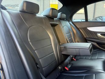 Mercedes-Benz C Class 2.1 C220d AMG Line Saloon 4dr Diesel 7G-Tronic+ Euro 6 (s/s) (17