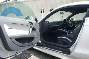 Audi TT 2.0 TDI Black Edition Coupe 3dr Diesel S Tronic quattro Euro 5 (