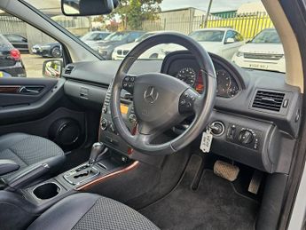 Mercedes-Benz A Class 1.5 A150 Elegance SE Hatchback 5dr Petrol CVT (162 g/km, 95 bhp)