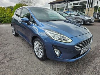 Ford Fiesta TITANIUM 5-Door