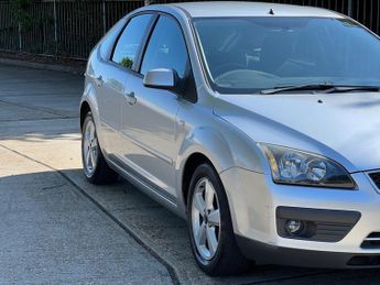 Ford Focus 1.6 Zetec Climate Hatchback 5dr Petrol Automatic (184 g/km, 99 b