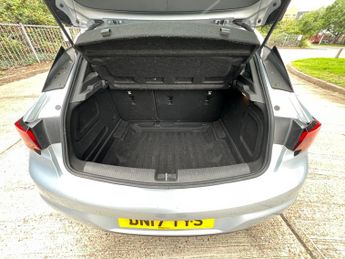 Vauxhall Astra 1.4i Turbo SRi Nav Hatchback 5dr Petrol Auto Euro 6 (s/s) (150 p