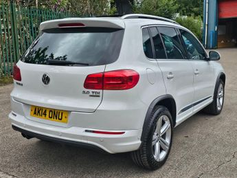Volkswagen Tiguan 2.0 TDI BlueMotion Tech R-Line SUV 5dr Diesel DSG 4WD Euro 5 (s/