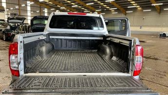 Nissan Navara 2.3 dCi Tekna Auto 4WD Euro 6 4dr