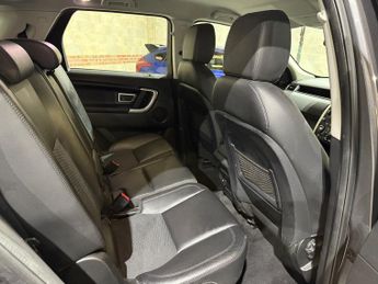 Land Rover Discovery Sport 2.0 TD4 SE Tech SUV 5dr Diesel Auto 4WD Euro 6 (s/s) (180 ps)