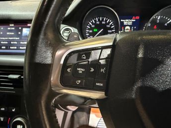 Land Rover Discovery Sport 2.0 TD4 SE Tech SUV 5dr Diesel Auto 4WD Euro 6 (s/s) (180 ps)