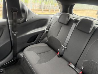 DS DS 3 1.2 PureTech Chic Hatchback 3dr Petrol Manual Euro 6 (82 ps)
