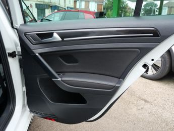 Volkswagen Golf 2.0 TSI R DSG 4Motion Euro 6 (s/s) (300 ps) 5dr