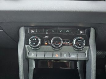 Skoda Karoq 1.5 TSI ACT SE Drive SUV 5dr Petrol DSG Euro 6 (s/s) (150 ps)