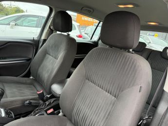 Vauxhall Zafira Tourer 1.4i Turbo Exclusiv MPV 5dr Petrol Manual Euro 6 (140 ps)