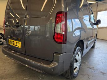 Vauxhall Combo 1.5 Turbo D 2000 Sportive Panel Van 4dr Diesel Manual L1 H1 Euro