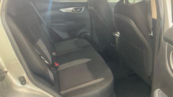 Nissan Qashqai 1.5 dCi N-Connecta SUV 5dr Diesel DCT Auto Euro 6 (s/s) (115 ps)