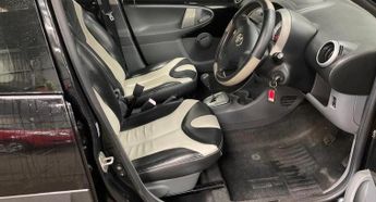 Toyota Aygo 1.0 VVT-i Black Hatchback 5dr Petrol MultiMode Euro 4 (67 bhp)