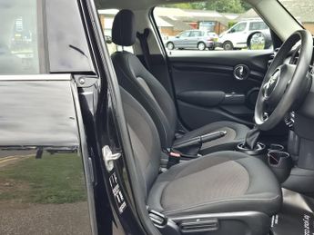 Mini Hatch Cooper 1.5 Cooper 5dr Auto