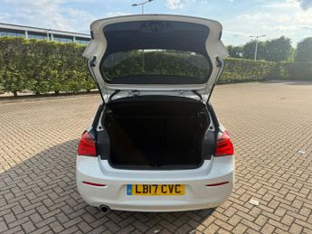 BMW 1 Series 118I SE 5-Door