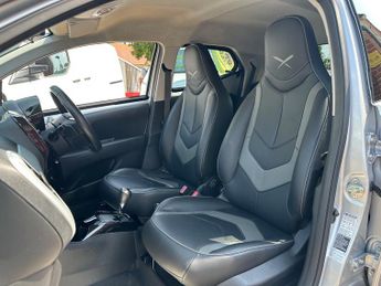 Toyota Aygo 1.0 VVT-i X-Clusiv 3 5dr x-shift