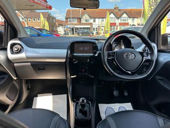 Toyota Aygo 1.0 VVT-i X-Clusiv 3 5dr x-shift