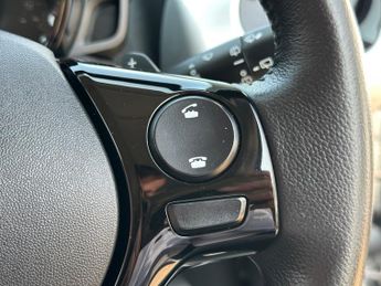 Toyota Aygo 1.0 VVT-i X-Clusiv 3 5dr x-shift