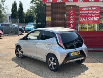 Toyota Aygo 1.0 VVT-i X-Clusiv 3 5dr x-shift