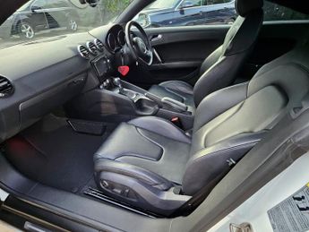 Audi TT 1.8l TFSI PETROL -Automatic-Ulez/Caz pass-Free 15months gold war