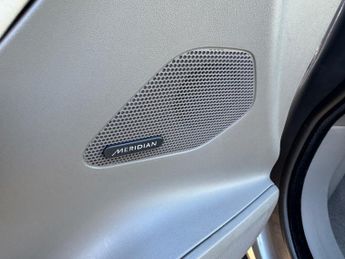 Jaguar F-Pace 2.0 D180 Portfolio SUV 5dr Diesel Auto AWD Euro 6 (s/s) (180 ps)