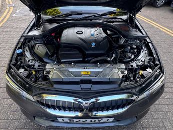 BMW 3 Series 2.0 330e 12kWh SE Pro Touring 5dr Petrol Plug-in Hybrid Auto Eur
