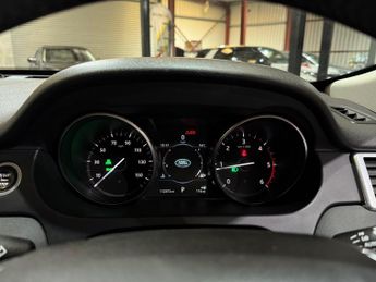 Land Rover Discovery Sport 2.0 TD4 HSE Black SUV 5dr Diesel Auto 4WD Euro 6 (s/s) (180 ps)