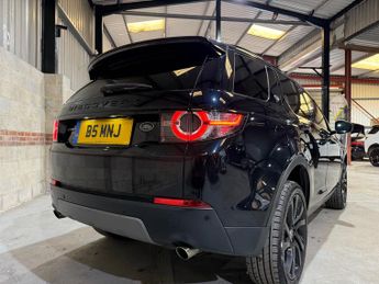 Land Rover Discovery Sport 2.0 TD4 HSE Black SUV 5dr Diesel Auto 4WD Euro 6 (s/s) (180 ps)