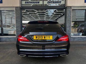 Mercedes-Benz CLA Class 2.1 CLA220d AMG Line Night Edition Shooting Brake Diesel 7G-DCT 