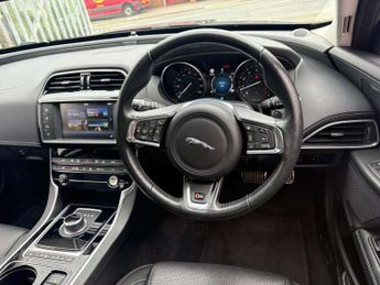 Jaguar XE 3.0 V6 S Saloon 4dr Petrol Auto Euro 6 (s/s) (340 ps)