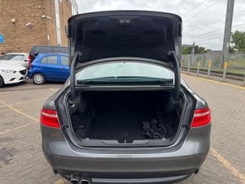 Jaguar XE 2.0d Prestige Saloon 4dr Diesel Auto Euro 6 (s/s) (180 ps)