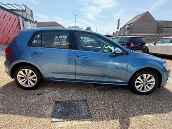 Volkswagen Golf 1.6 TDI BlueMotion Tech SE Hatchback 5dr Diesel DSG Euro 5 (s/s)