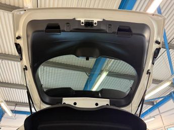 Nissan Juke 1.0 DIG-T N-Connecta SUV 5dr Petrol Manual Euro 6 (s/s) (117 ps)