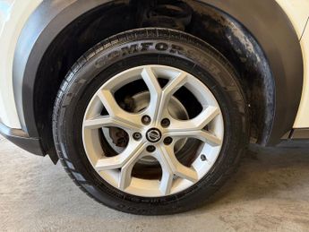 Nissan Juke 1.0 DIG-T N-Connecta SUV 5dr Petrol Manual Euro 6 (s/s) (117 ps)