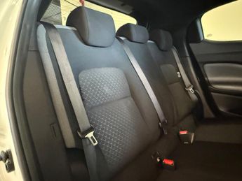 Nissan Juke 1.0 DIG-T N-Connecta SUV 5dr Petrol Manual Euro 6 (s/s) (117 ps)