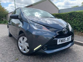 Toyota AYGO 1.0 VVT-i x-play Hatchback 5dr Petrol Manual Euro 5 (68 ps)