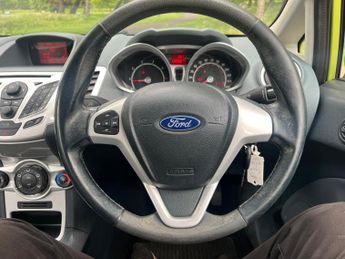 Ford Fiesta ZETEC 5-Door