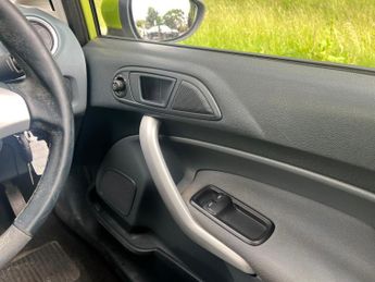Ford Fiesta ZETEC 5-Door