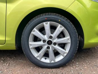 Ford Fiesta ZETEC 5-Door