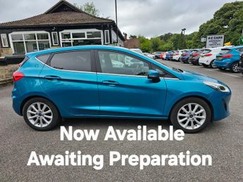 Ford Fiesta TITANIUM 5-Door