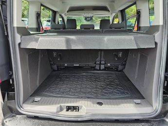 Ford Tourneo Connect ZETEC TDCI 5-Door