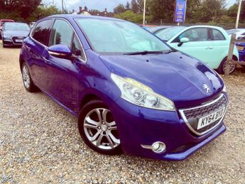 Peugeot 208 1.4 HDi Allure Hatchback 5dr Diesel Manual Euro 5 (70 ps)