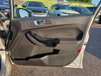 Ford Fiesta 1.0T EcoBoost Titanium Hatchback 5dr Petrol Powershift Euro 5 (1