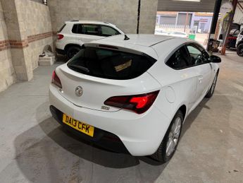 Vauxhall Astra 2.0 CDTi SRi Coupe 3dr Diesel Manual Euro 5 (s/s) (165 ps)