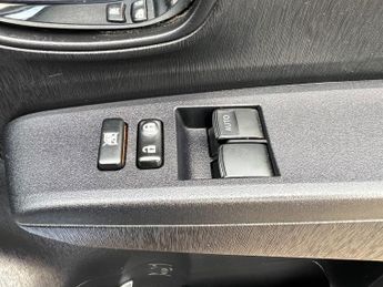 Toyota Yaris T4 HYBRID  5-Door