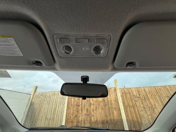 Toyota Yaris T4 HYBRID  5-Door