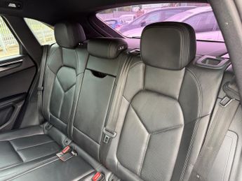 Porsche Macan 3.0 TD V6 S SUV 5dr Diesel PDK 4WD Euro 6 (s/s) (258 ps)