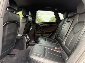 Porsche Macan 3.0 TD V6 S SUV 5dr Diesel PDK 4WD Euro 6 (s/s) (258 ps)